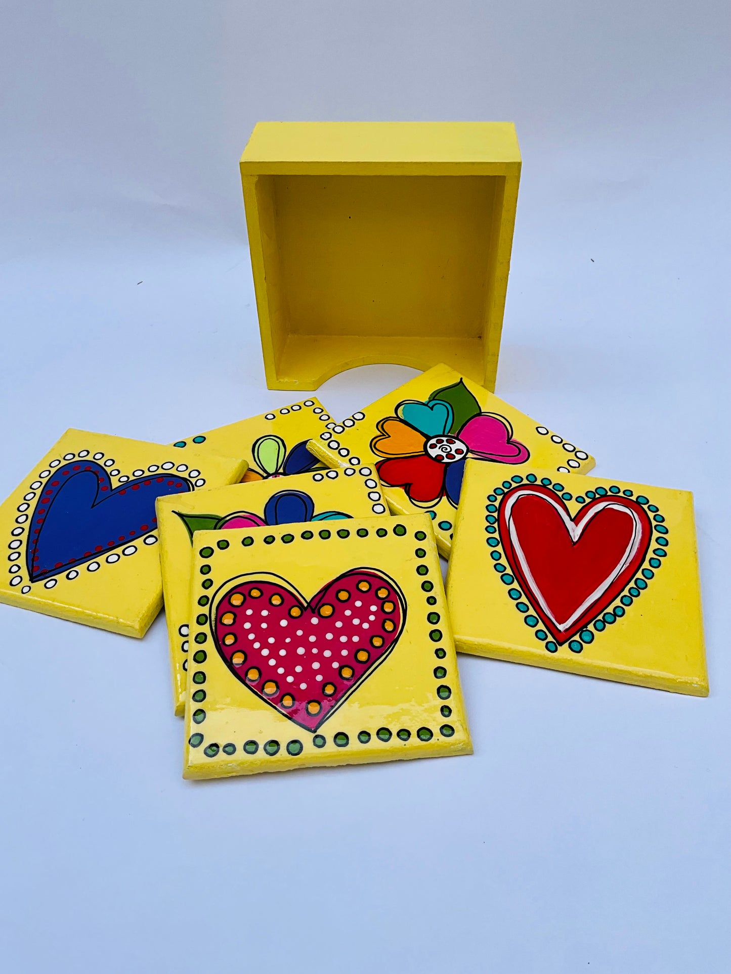POSAVASOS Flores y corazones1